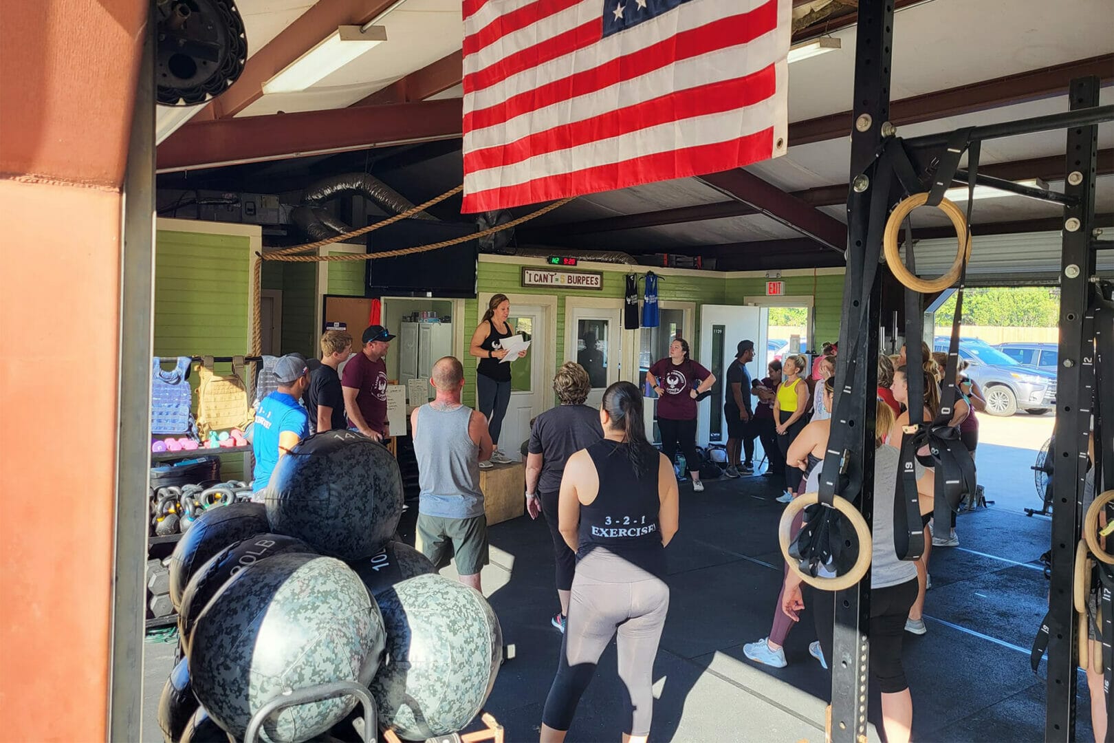People on a CrossFit training at Kainos Community CrossFit